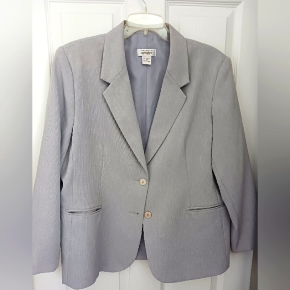 Kim Roger's signature petite blazer  size 16p